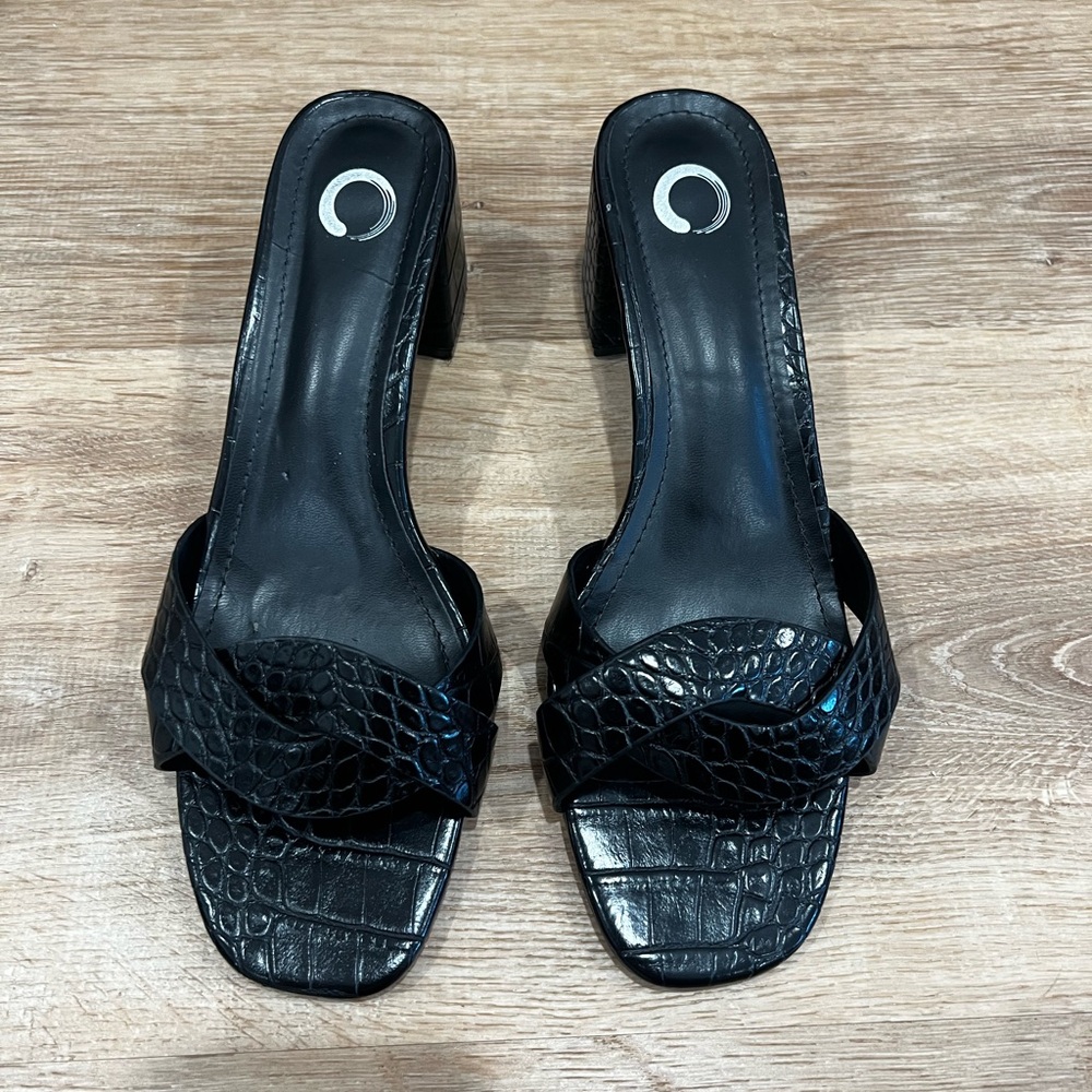 Elegant Black Croc-Embossed Women's Sandals